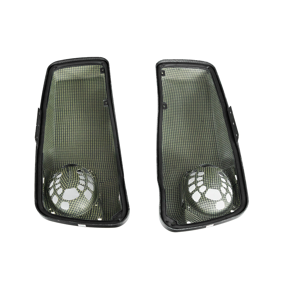 In addition to its three-layer wet carbon fiber construction, the inner layer of the cover is reinforced with an extra layer of Kevlar fiber, these saddle bags deliver superior strength, ultra-lightweight flexibility
