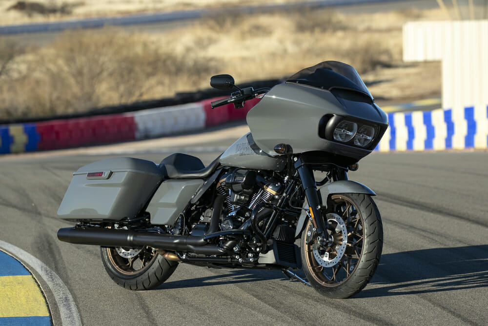 2022 Harley Davidson Road Glide ST right side