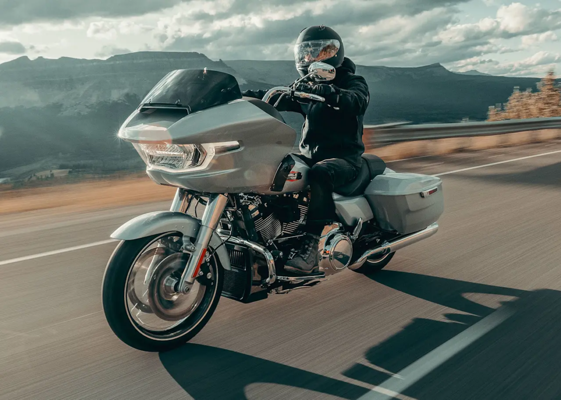 Harley Road Glide supergear performances 1